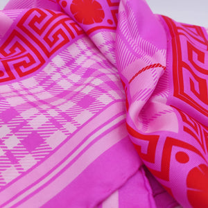 Cruciani & Bella Hand-rolled   100% Silk Pink and Red Atelier Versace Vintage Collection Made in Italy 90 cm X 90 cm #6370
