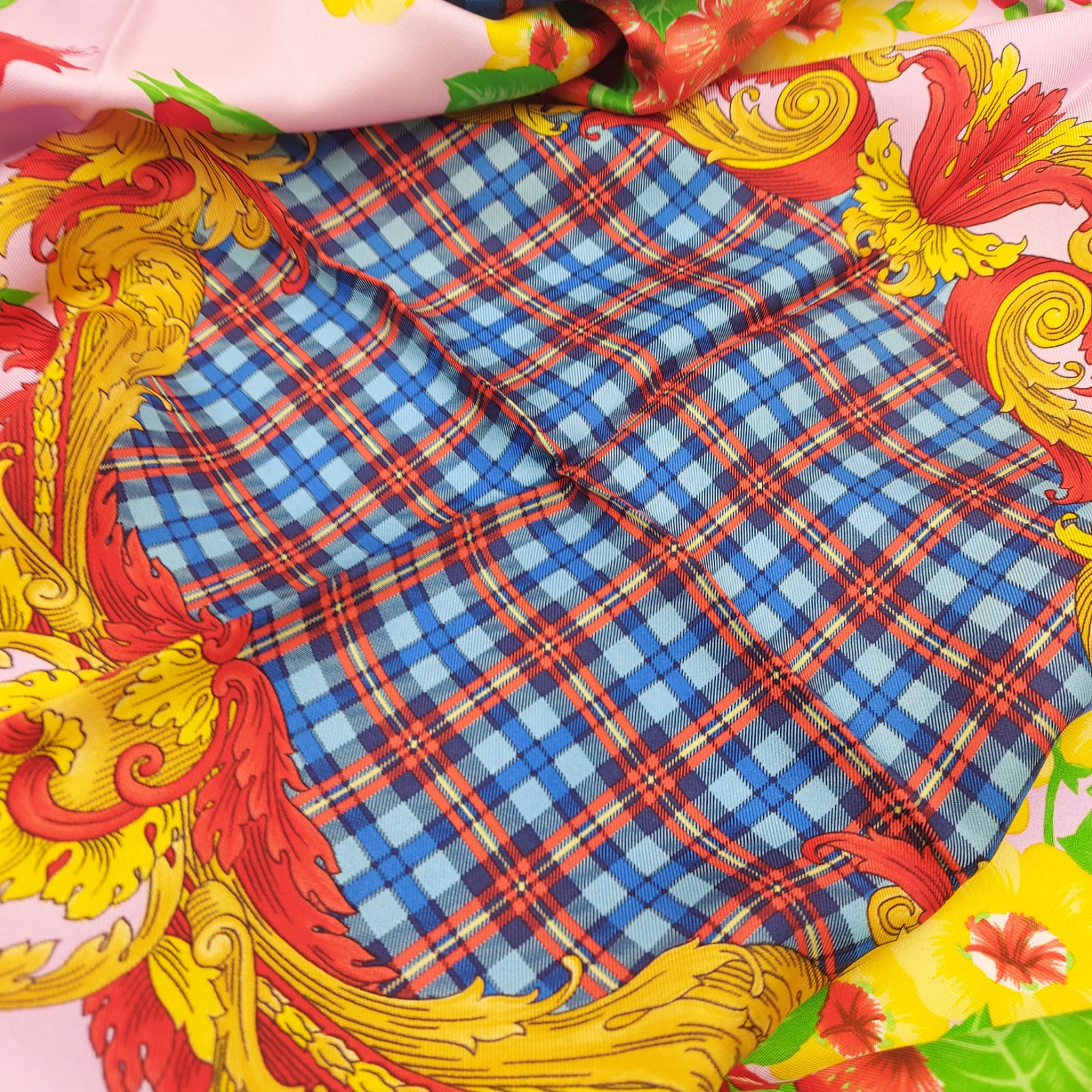 Cruciani & Bella Hand-rolled   100% Silk Blue, Red and Pink Atelier Versace Vintage Collection Made in Italy 90 cm X 90 cm #6372 