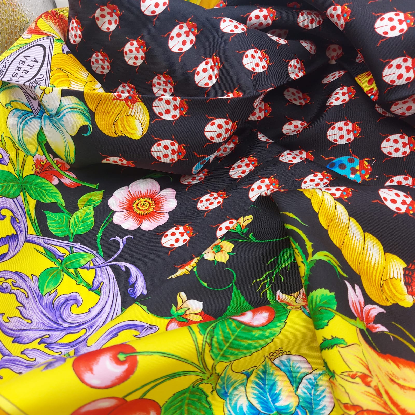 Cruciani & Bella Hand-rolled   100% Silk Dark ,Yellow and Red Atelier Versace Vintage Collection Made in Italy 90 cm X 90 cm #6374