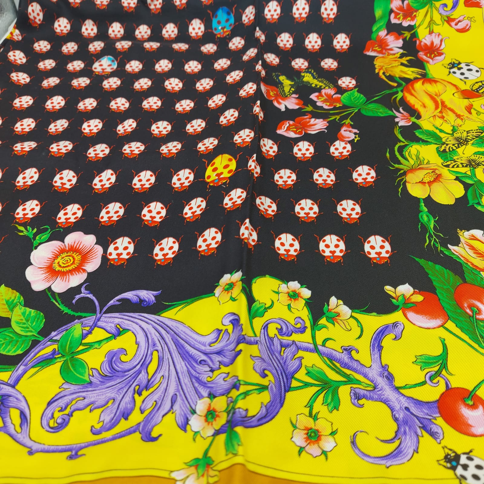 Cruciani & Bella Hand-rolled   100% Silk Dark ,Yellow and Red Atelier Versace Vintage Collection Made in Italy 90 cm X 90 cm #6374