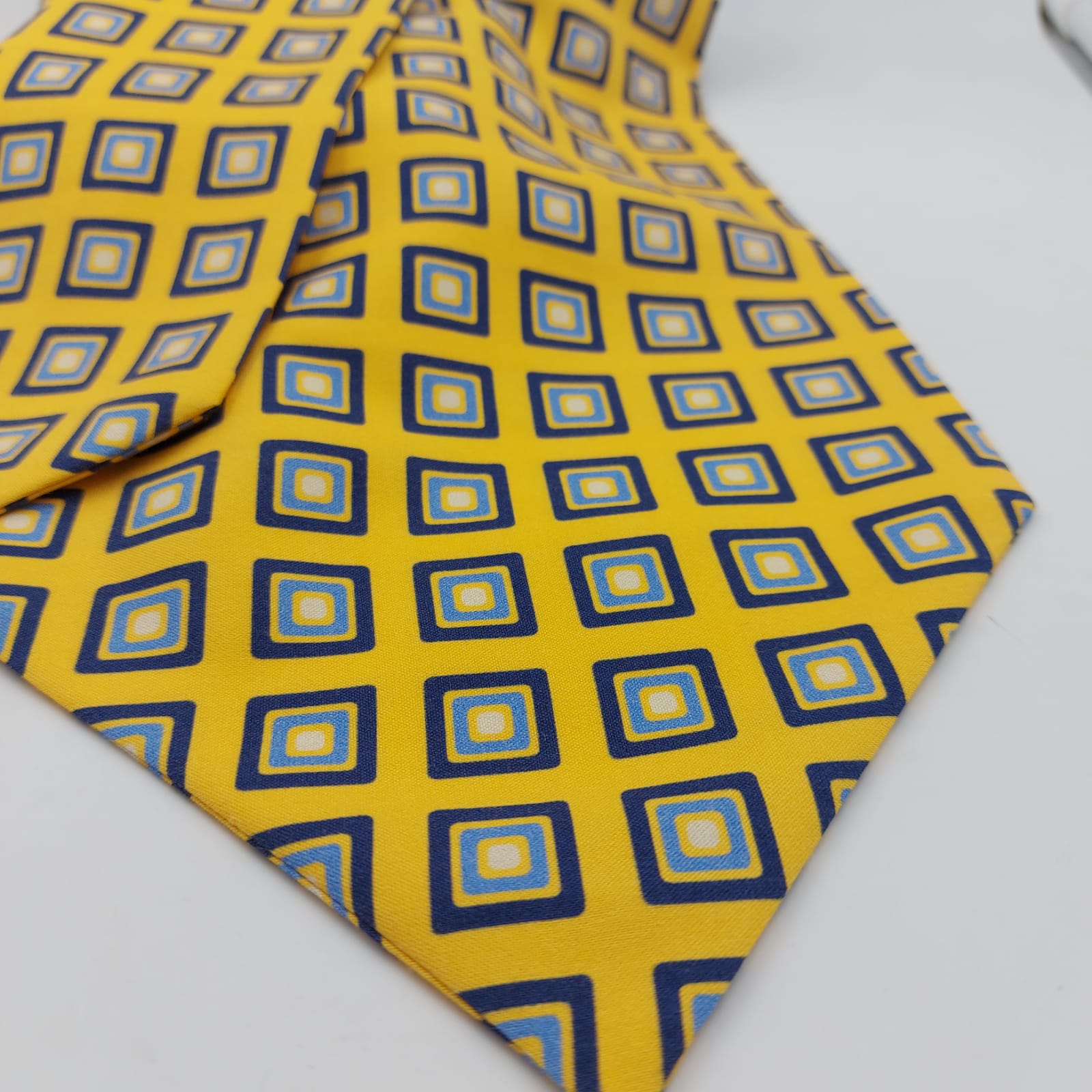 Cruciani & Bella 100% Madder Silk Ascot  Yellow,Blue and Light Blue Made in Italy #4027