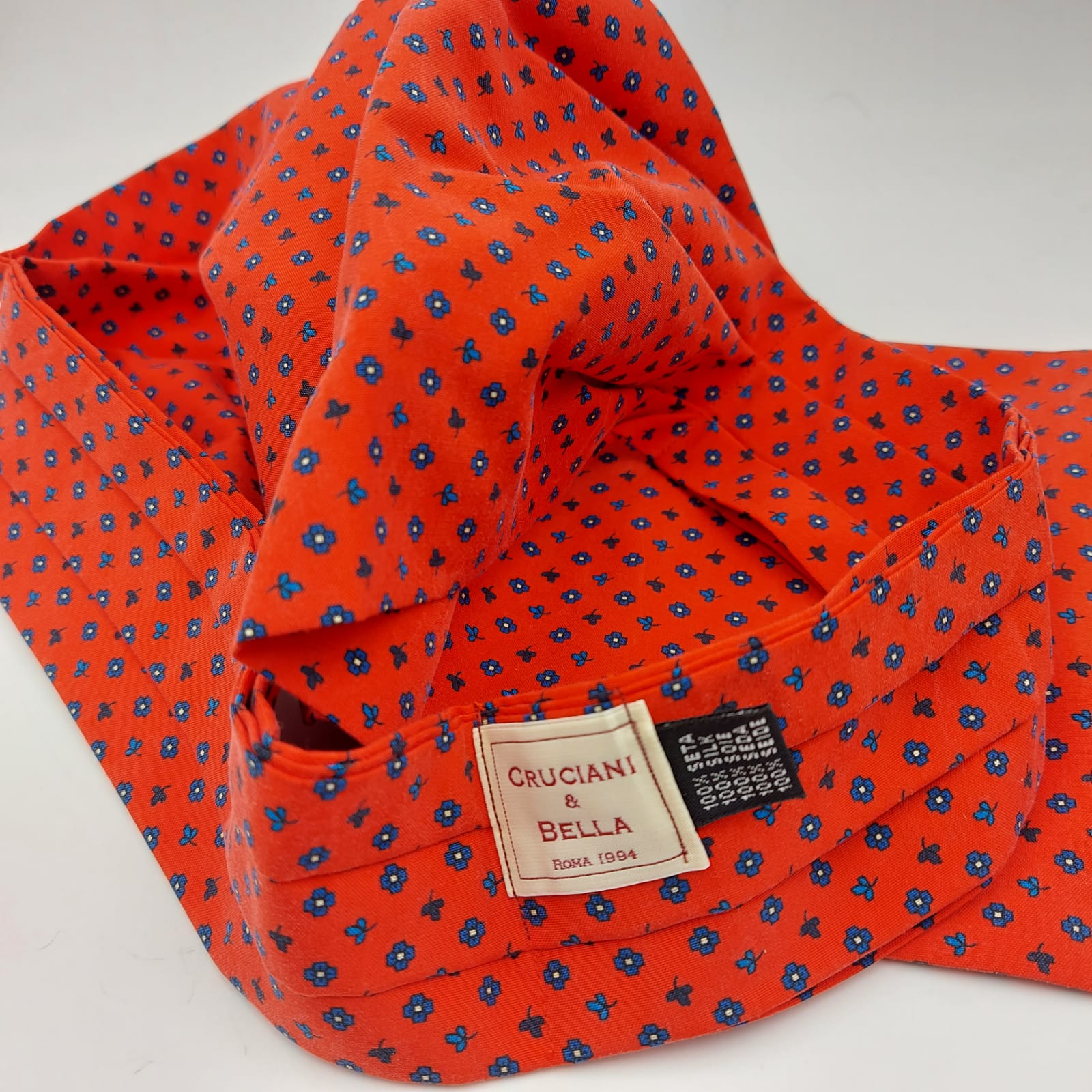 Cruciani & Bella  100% Madder Silk Ascot  Red and Blue #4639 
