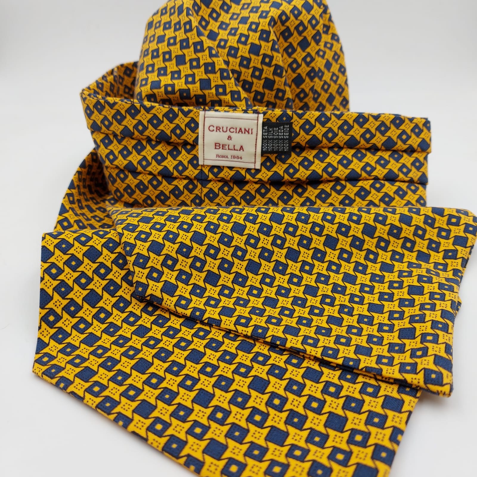 Cruciani & Bella 100% Madder Silk Ascot  Yellow and Blue Made in Italy #4636 