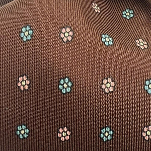 Drake's Vintage 100% Silk Self Tipped Brown Tie Pink and Light Green Motif Handmade in England 9 cm x 146 cm #6510