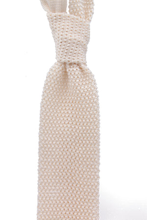 Bright ivory knitted tie