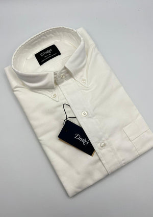 00% Cotton Made in Somerset, England Button-Down Collar with Brushed, Floating Interlining Box Pleat Single Rounded One-Button Cuff Chest Pocket Whipped 18L Mother of Pearl Buttons