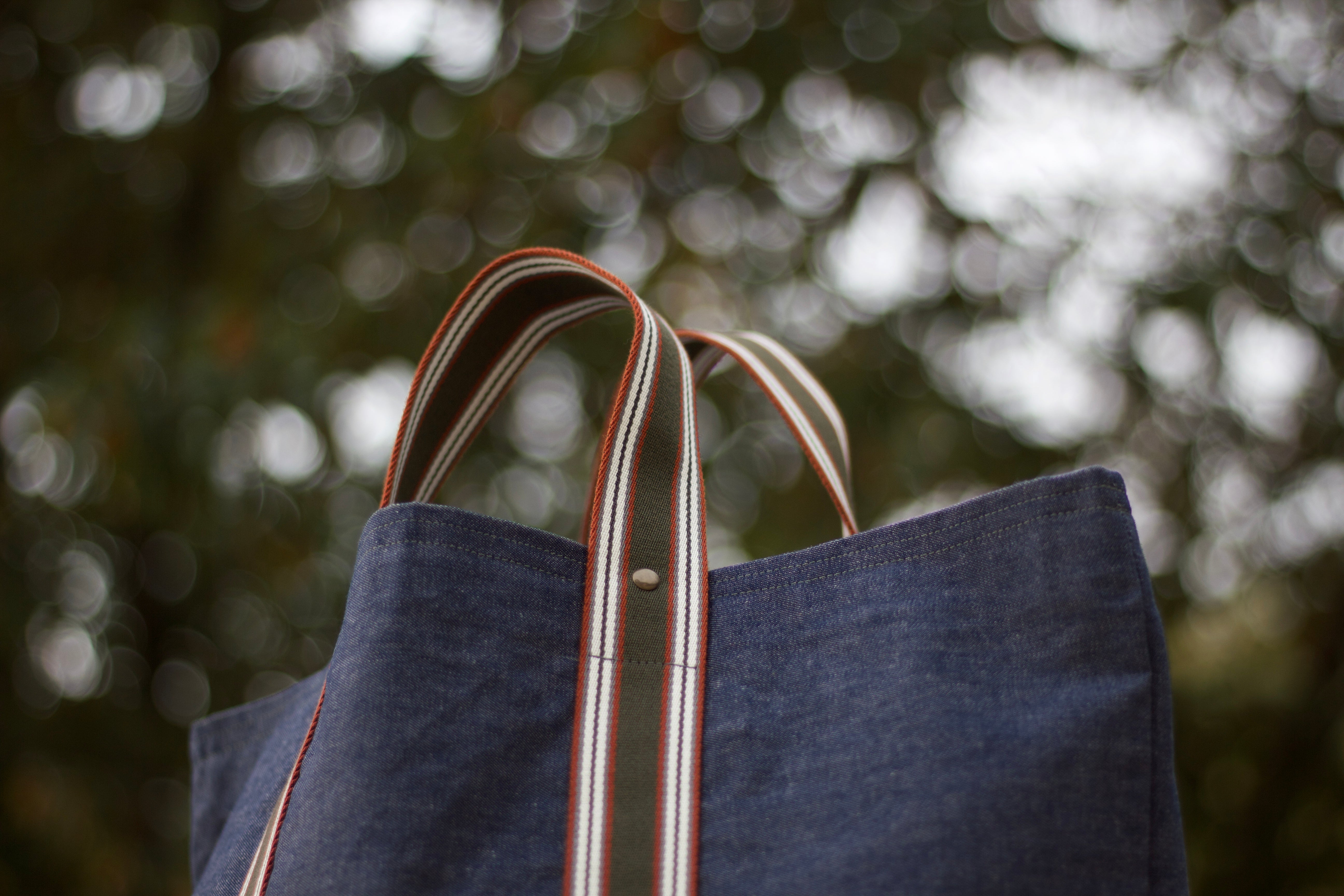 Noodles - Denim dry waxed cotton - Green handles tote bag