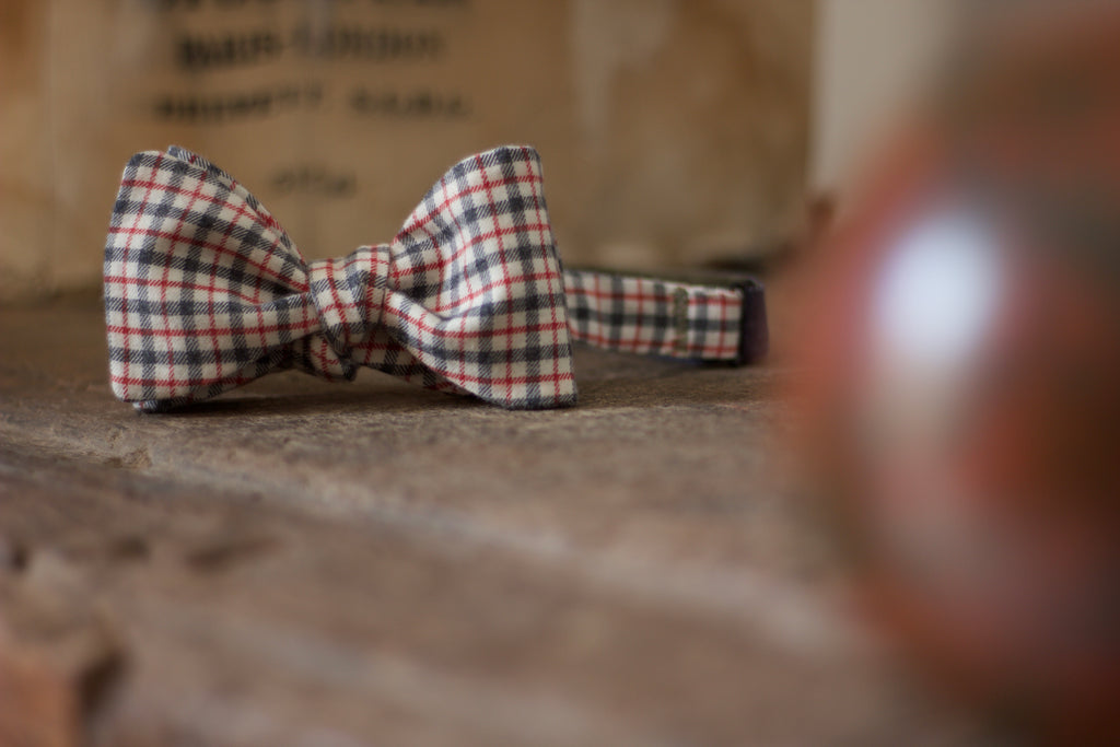 Noodles - Bow Ties - Cotton flannel- White, red and grey tartan